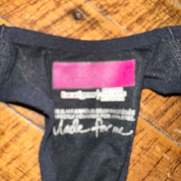 Under Armour heat gear 36DD high impact sports bra - Picture 2 of 3